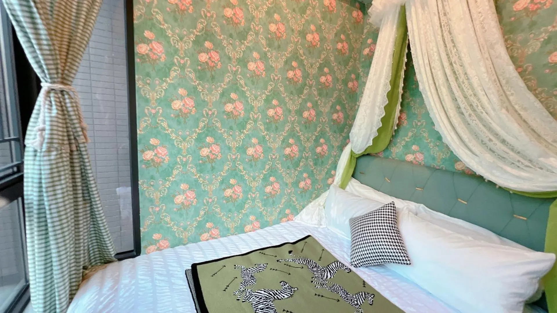 Apartment 香港將軍澳歐式風格3房2廳高級公寓 China